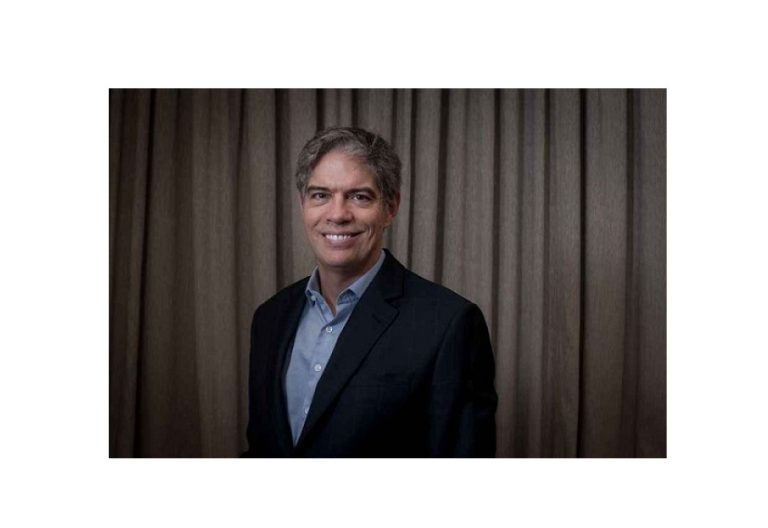 Business Meets Innovation: Ricardo Amorim Headlines World Plastic Summit