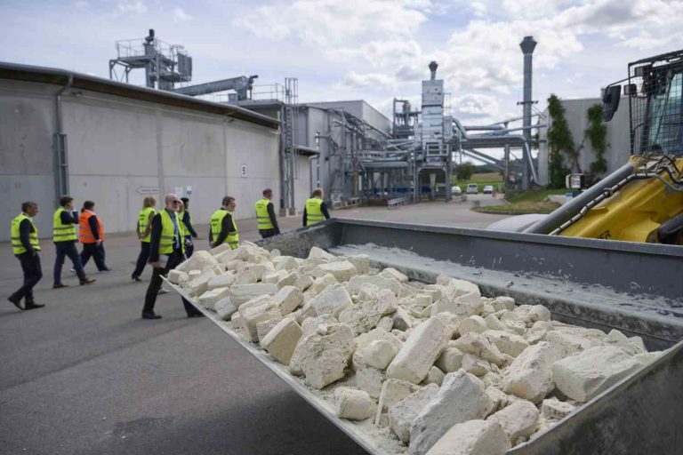 New Sustainability Milestone for purenit® from Covestro and puren